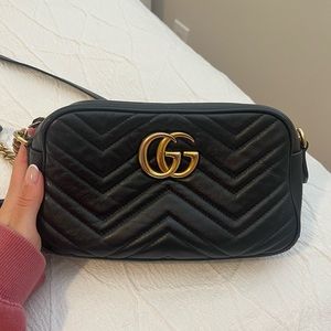 Gucci GG Marmont size small